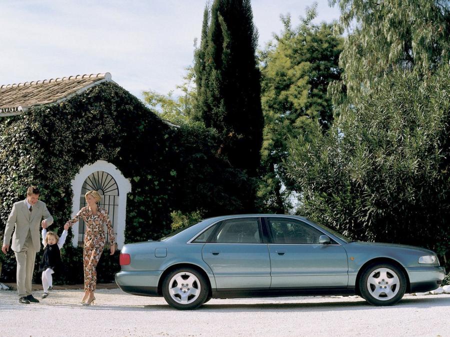  Audi A8 4.2 Quattro (D2) 1994 года  (фото 10 из 16)